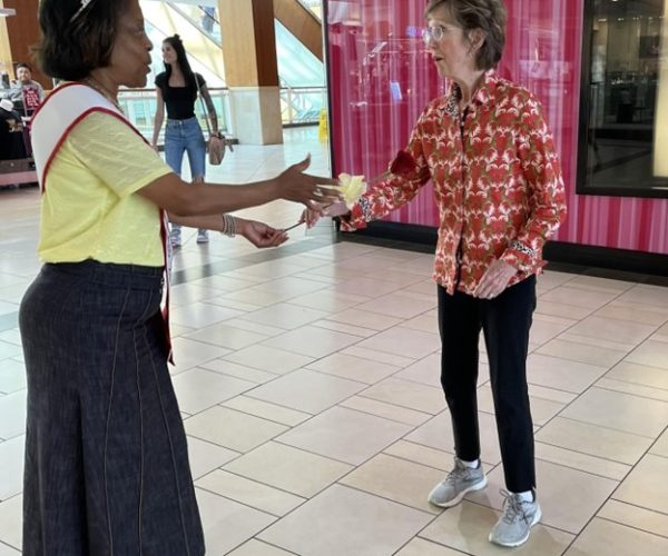 Park Plaza shopping mall in Little Rock demonstrating acts of kindness